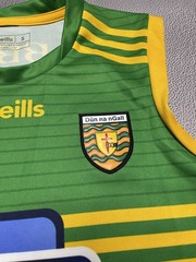 New Donegal Dun Na nGaal GAA O’Neills Football Yellow Vest Size Small