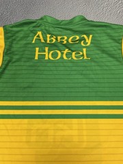 New Donegal Dun Na nGaal GAA O’Neills Football Yellow Vest Size Large