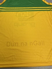 New Donegal Dun Na nGaal GAA O’Neills Football Yellow Vest Size Large