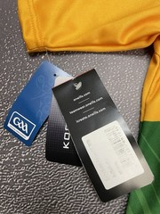New CLARRAI O’NEILLS GEALIC Football Green Yellow Jersey GAA Size Medium