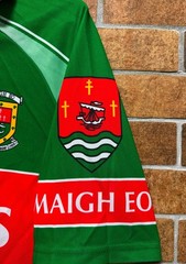 MAYO GAA MAIGH EO EIRE 2003/2004 SHIRT JERSEY O`NEILLS GAELIC SIZE S GREEN