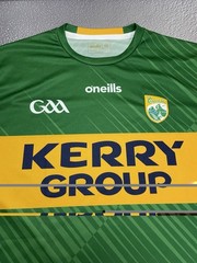 New CLARRAI O’NEILLS GEALIC Football Green Yellow Jersey GAA Size Medium