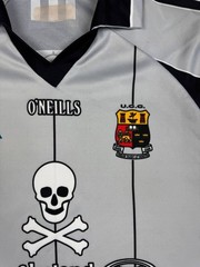 Vintage O’Neills UCC GAA Jersey Size L Bank of Ireland Skull Crossbones Shirt