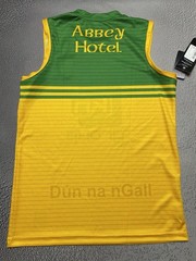 New Donegal Dun Na nGaal GAA O’Neills Football Yellow Vest Size Medium