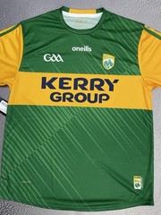 New CLARRAI O’NEILLS GEALIC Football Green Yellow Jersey GAA Size Medium
