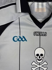 Vintage O’Neills UCC GAA Jersey Size L Bank of Ireland Skull Crossbones Shirt