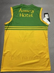 New Donegal Dun Na nGaal GAA O’Neills Football Yellow Vest Size Small