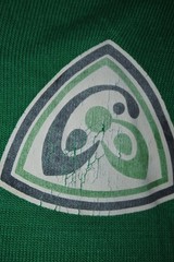4/5 Retro GAA adults 44″ #13 silver tankard 1990s gaelic football shirt