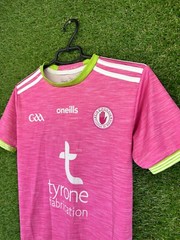 TYRONE GAA GAELIC IRELAND SOCCER SHIRT JERSEY O’NEILLS ORIGINAL SIZE YOUNG L