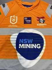 New NRL O’NEILLS KNIGHTS NEWCASTLE SHIRT ORANGE JERSEY RUGBY SIZE SMALL