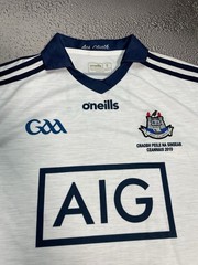 GAA O’Neills Dublin GAA White Jersey T-Shirt Size Small