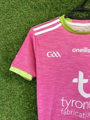 TYRONE GAA GAELIC IRELAND SOCCER SHIRT JERSEY O’NEILLS ORIGINAL SIZE YOUNG L
