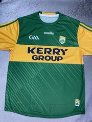 New CLARRAI O’NEILLS GEALIC Football Green Yellow Jersey GAA Size Medium