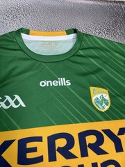 New CLARRAI O’NEILLS GEALIC Football Green Yellow Jersey GAA Size Medium