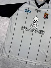 Vintage O’Neills UCC GAA Jersey Size L Bank of Ireland Skull Crossbones Shirt